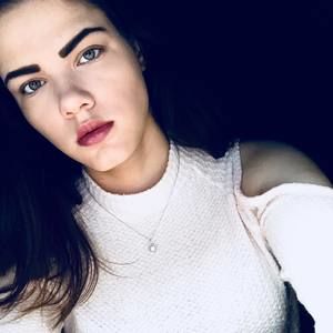 Meet your Posher, Kassandra